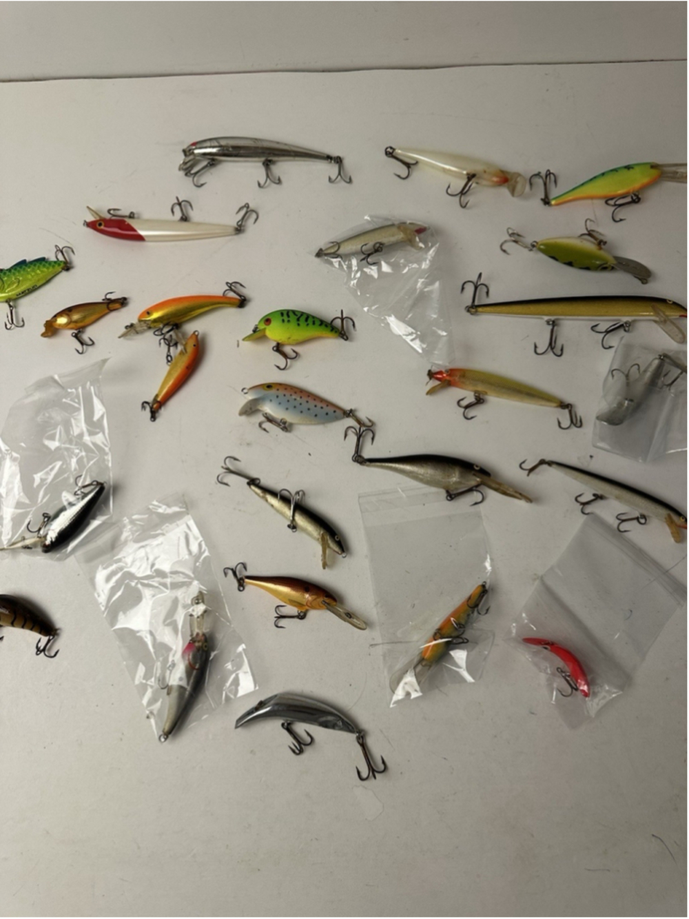 Lot 22 Vintage Fishing Lures Crankbaits Minnows Rapala Rebel Heddon Plug Tackle